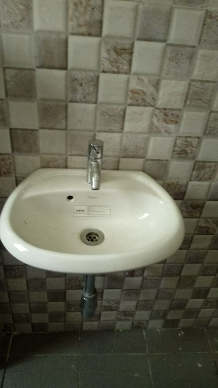 Bathroom, kalpataru-paramount 2 Bedroom 865 Sq.Ft. Apartment In Kapur Bawdi Thane 7861416