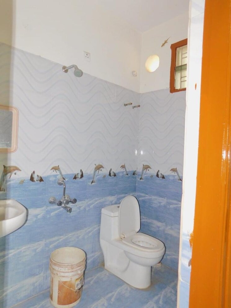 Bathroom, sri-sai-nivas-kondapur 2 Bedroom 900 Sq.Ft. Apartment In Kondapur Hyderabad 7861036