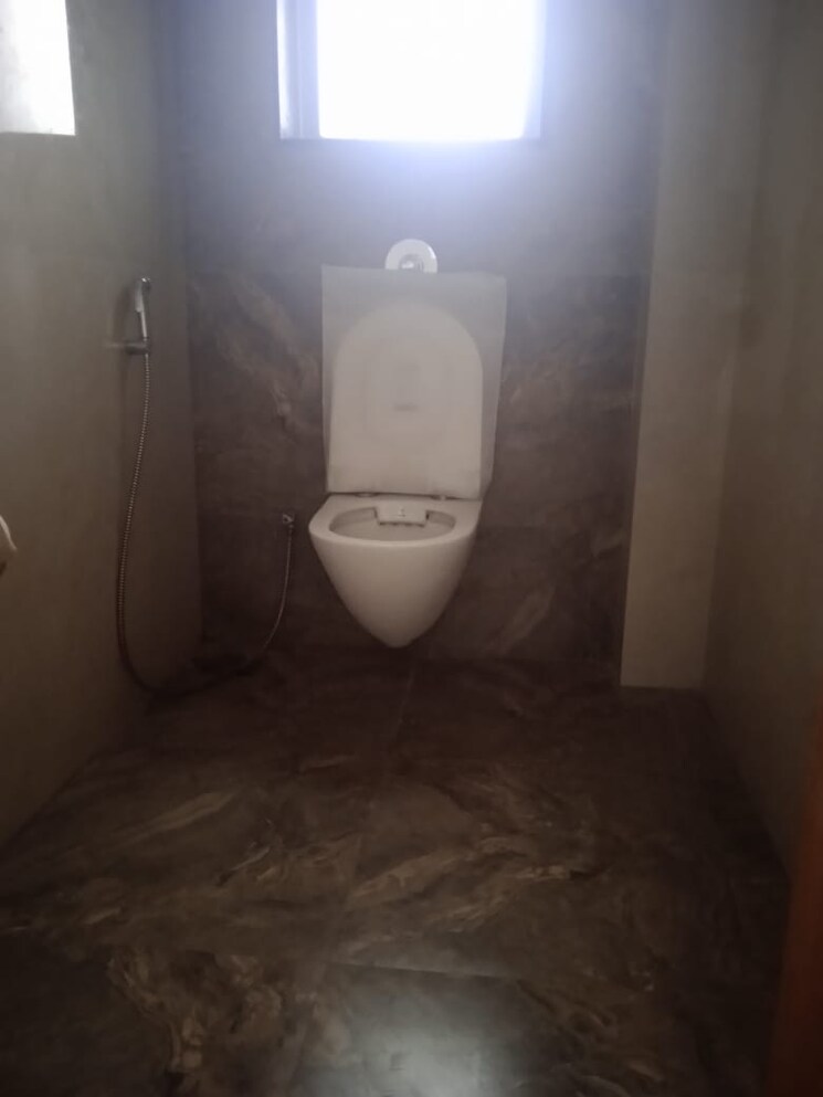 Bathroom, samkit-apartment 1 Bedroom 390 Sq.Ft. Apartment In Vile Parle East Mumbai 7861546