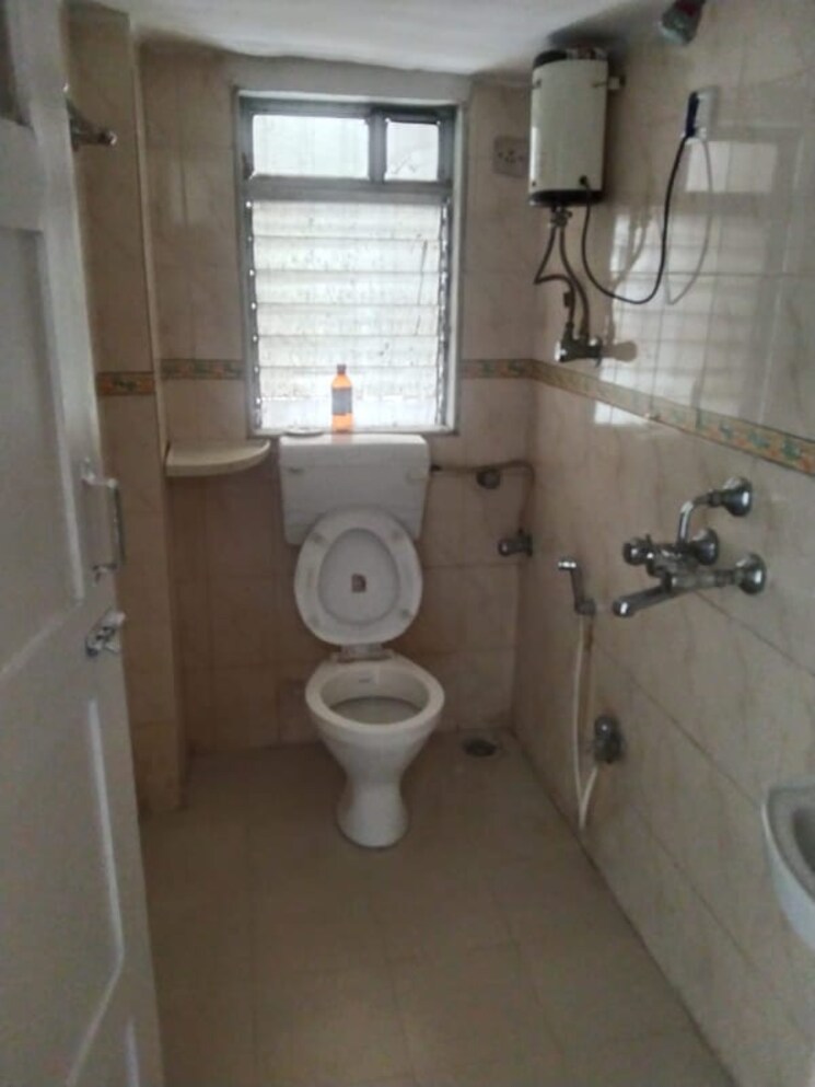 Bathroom, samkit-apartment 1 Bedroom 390 Sq.Ft. Apartment In Vile Parle East Mumbai 7861546