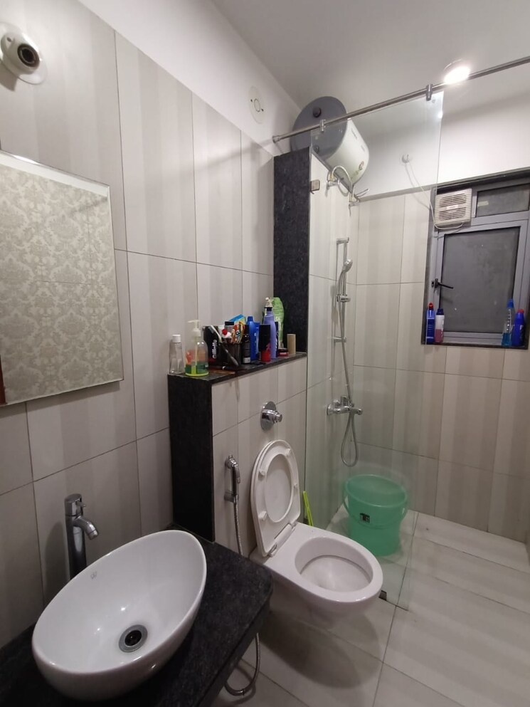 Bathroom, amanora-neo-towers 1 Bedroom 560 Sq.Ft. Apartment In Hadapsar Pune 7861664