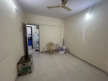 रेसिडेंशियल फ्लैट वर्ग फुट फॉर रीसेल इन दहिसर ईस्ट मुंबई  7862006