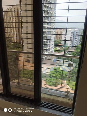 Room in 3 BHK Apartment at Satguru Solitaire, Kasarvadavali – for Sale