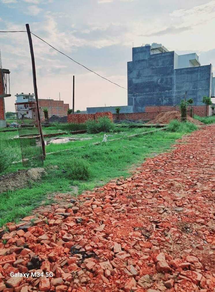 Garden, dev-city-dadri  120 Sq.Yd. Plot In Talabpur Urf Hathipur Greater Noida 7862494