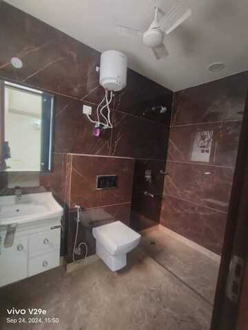 Bathroom in 3 BHK Apartment at Ireo Victory Valley, Sector 67 – for Sale