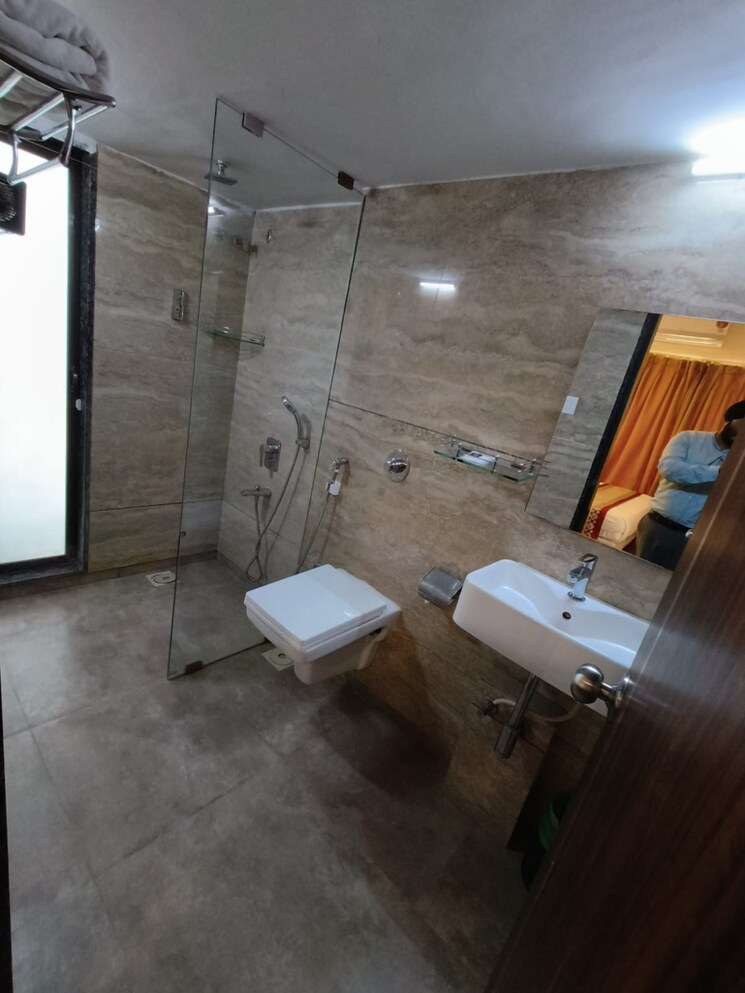 Bathroom, chouhan-indira-classic 2 Bedroom 900 Sq.Ft. Apartment In Santacruz East Mumbai 7862475