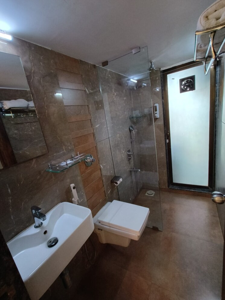 Bathroom, chouhan-indira-classic 2 Bedroom 900 Sq.Ft. Apartment In Santacruz East Mumbai 7862475