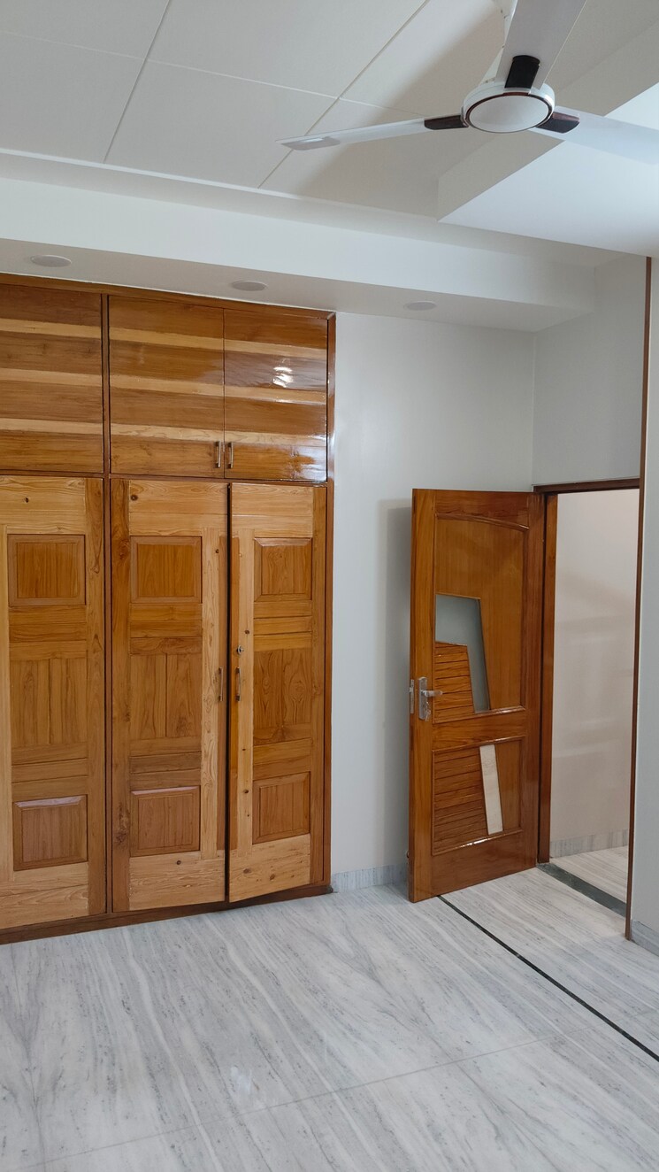 Room, sector 21 6+ Bedroom 350 Sq.Yd. Villa In Sector 21 Panchkula 7862536