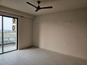 Room in 2 BHK Apartment at Godrej Reserve Kandivali, Kandivali East – for Sale