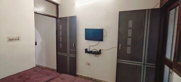Bedroom in 1 BHK Builder Floor at Mayur Vihar Phase 1 – for Rent