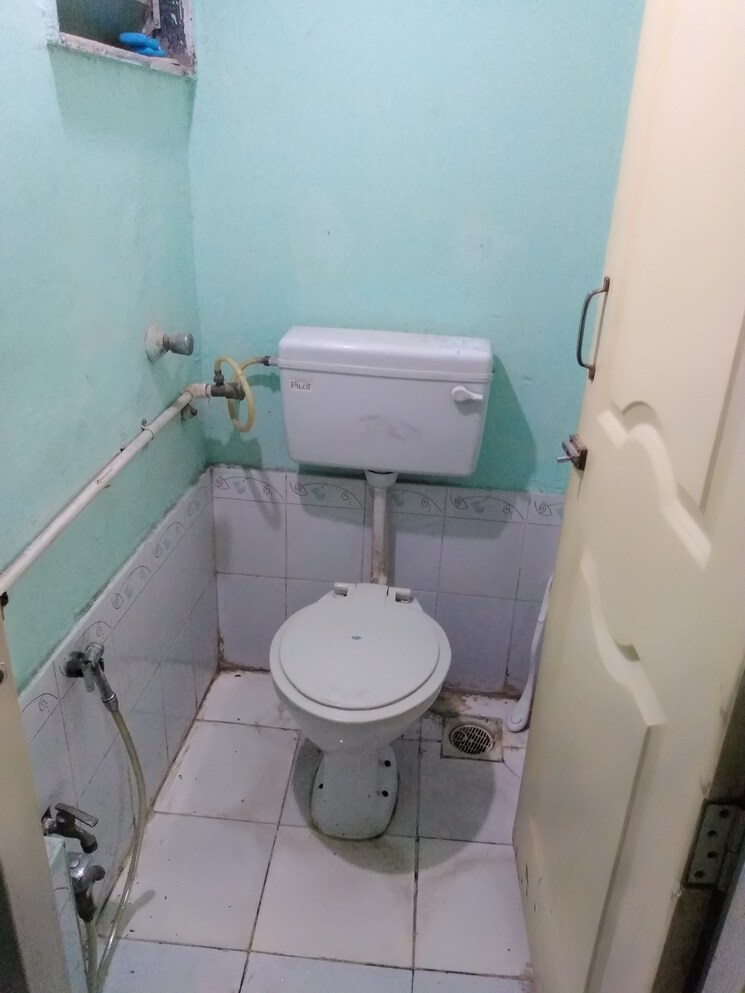 Bathroom, malvani-panchratna-chs 1 Bedroom 450 Sq.Ft. Apartment In Malad West Mumbai 7850841