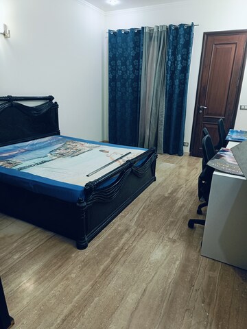 Bedroom in 4 BHK Builder Floor at Green Park – for Rent