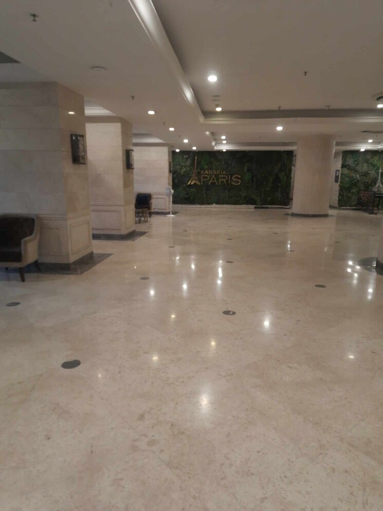  Parking, kanakia-paris 2.5 Bedroom 986 Sq.Ft. Apartment In Bandra East Mumbai 7862860