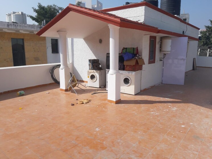  Parking, dlf-signature-residences 4 Bedroom 3650 Sq.Ft. Villa In Dlf Phase iv Gurgaon 7862884