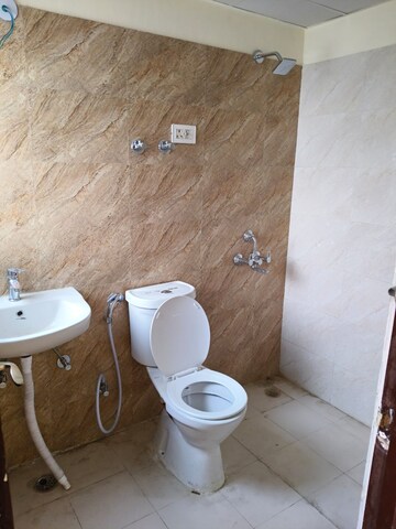 Bathroom in 4 BHK Penthouse at Amrapali Princely Estate, Sector 76 – for Sale