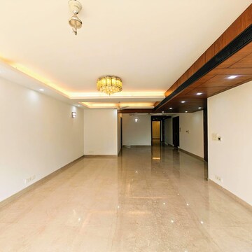 Room in 4 BHK Builder Floor at Green Park – for Sale