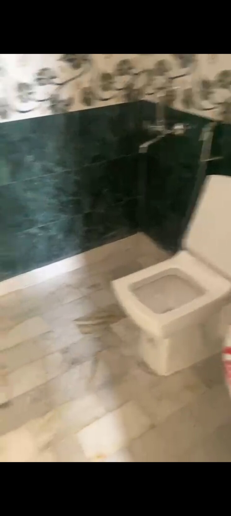 Bathroom, shipra-riviera 2 Bedroom 1200 Sq.Ft. Apartment In Gyan Khand Ghaziabad 7862928