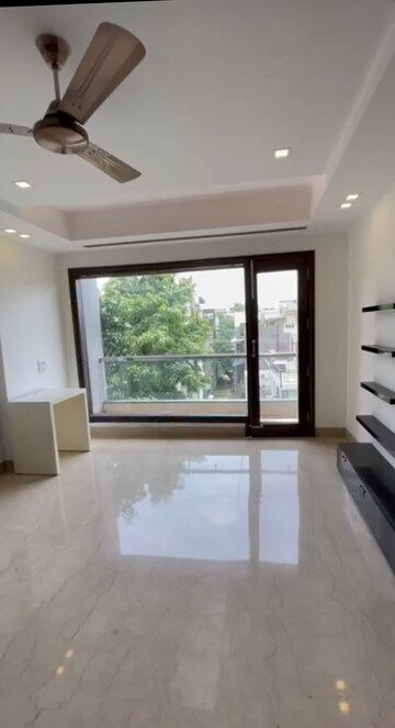 Room in 4 BHK Builder Floor at Sarvodya Enclave – for Sale