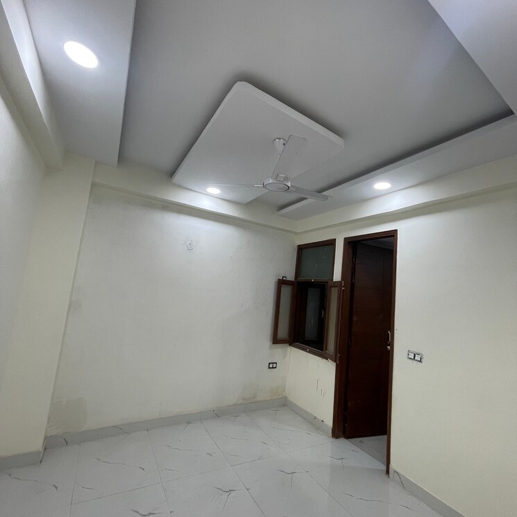 Room, sector 104 2 Bedroom 1050 Sq.Ft. Builder Floor In Sector 104 Noida 7862988