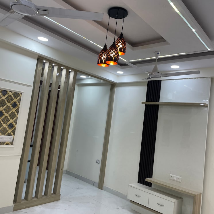 Room, sector 104 3 Bedroom 1350 Sq.Ft. Builder Floor In Sector 104 Noida 7863035