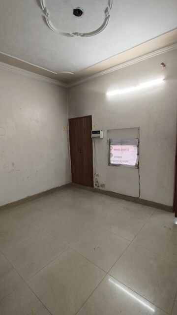 रेसिडेंशियल फ्लैट वर्ग फुट फॉर रेंट इन पश्चिम विहार दिल्ली  7863077