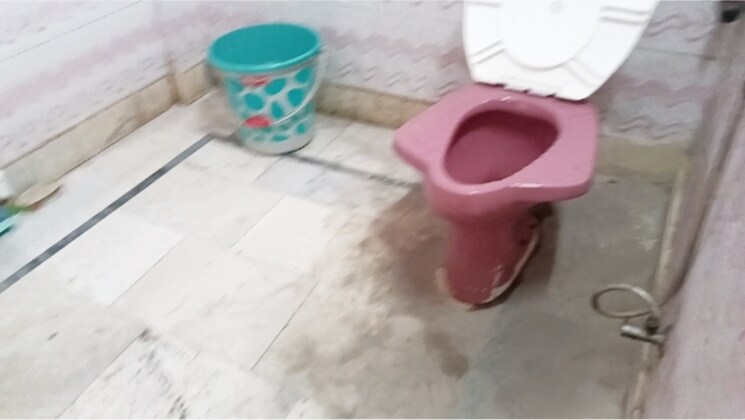 Bathroom, vaishali sector 5 2 Bedroom 1100 Sq.Ft. Builder Floor In Vaishali Sector 5 Ghaziabad 7863188