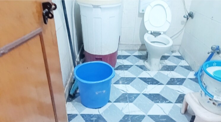 Bathroom, vaishali sector 5 2 Bedroom 1100 Sq.Ft. Builder Floor In Vaishali Sector 5 Ghaziabad 7863188