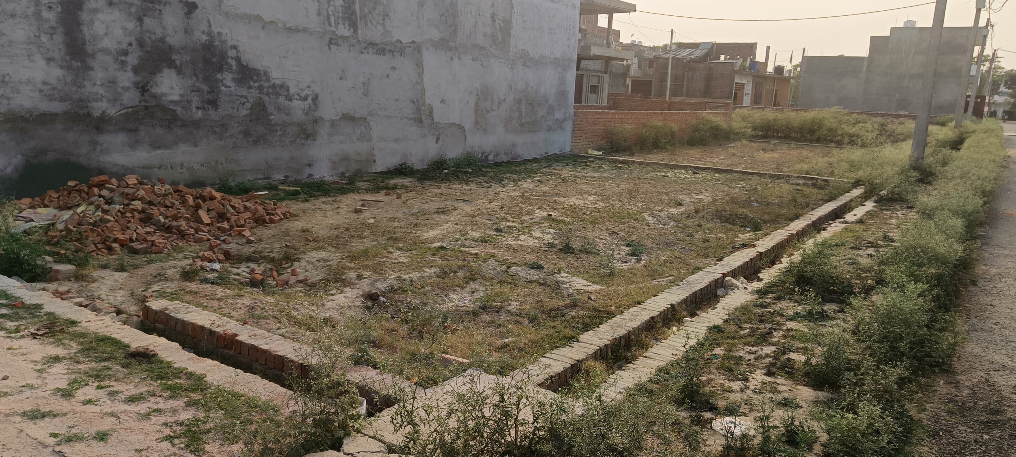 Plot For Sale in Shukla Chauraha Plot