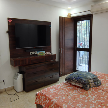 Master Bedroom in 3 BHK Builder Floor at Kalkaji – for Sale