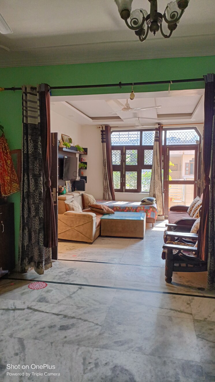 Living Room, ashoka-enclave-faridabad 3 Bedroom 250 Sq.Yd. Builder Floor In Sector 34 Faridabad 7863695