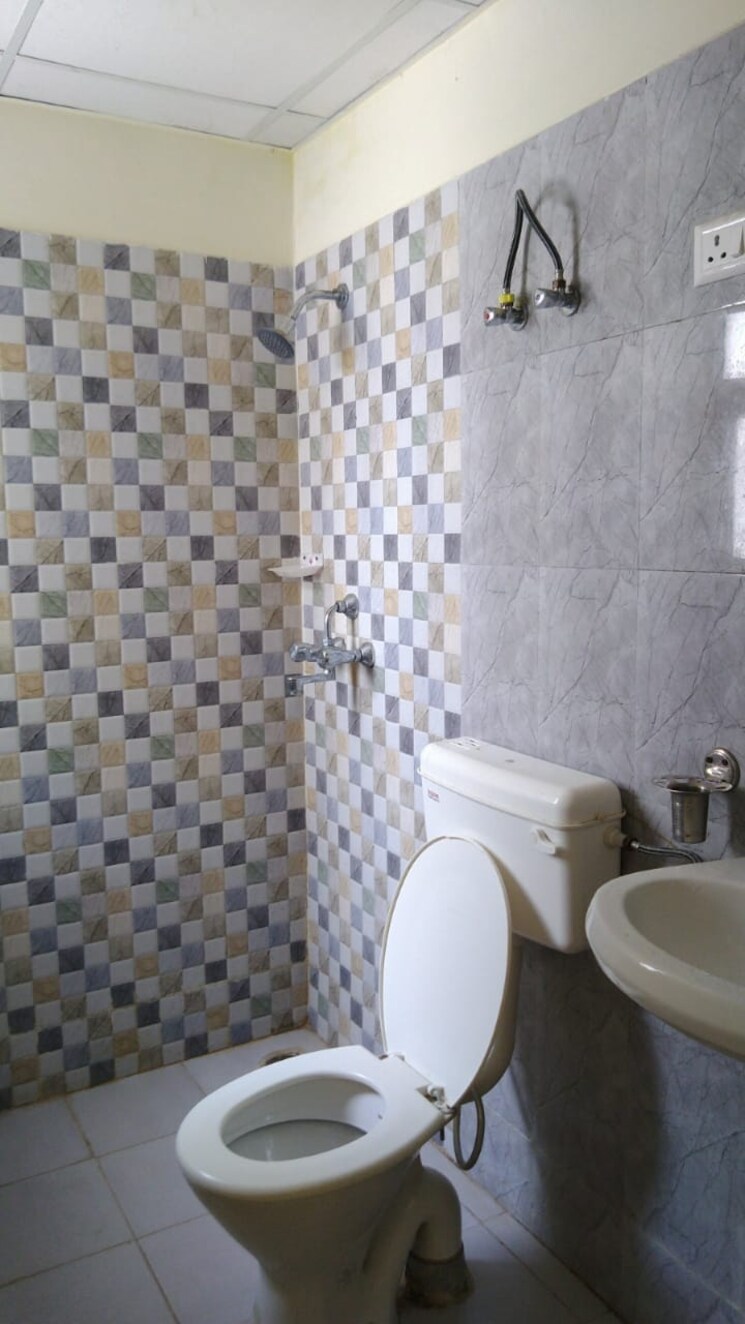 Bathroom, nk-sharma-savitry-greens-2 2 Bedroom 800 Sq.Ft. Apartment In Ghazipur Zirakpur 7863731