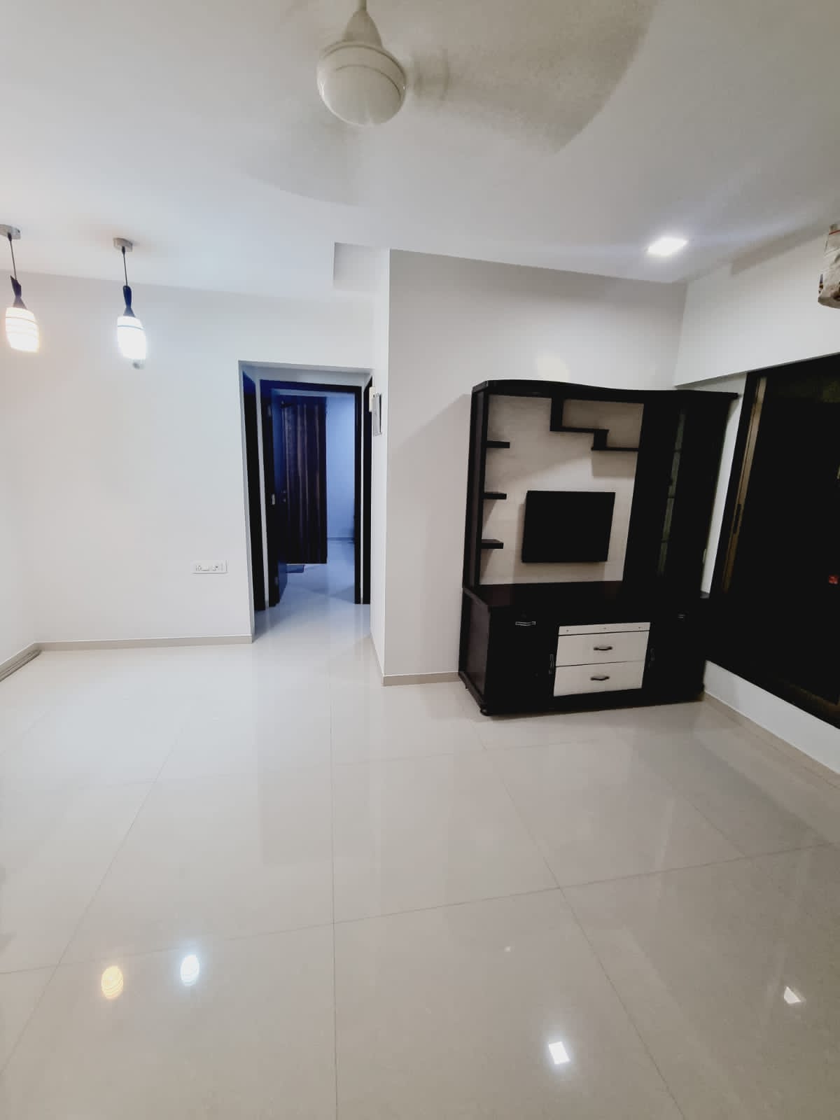 1 BHK + Study Room 415 Sq.Ft. Apartment in Tilak Nagar Building