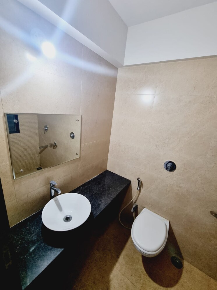 Bathroom, tilak-nagar-building 1 Bedroom 415 Sq.Ft. Apartment In Tilak Nagar Mumbai 7863740
