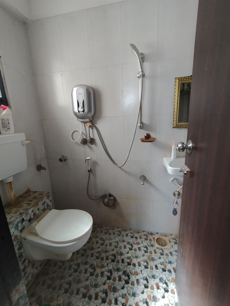 Bathroom, raunak-unnathi-greens 1 Bedroom 420 Sq.Ft. Apartment In Kasarvadavali Thane 7863799