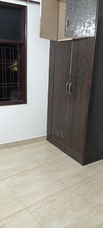 Room in 3 BHK Apartment at Unitech Harmony, Sector 50 – for Sale