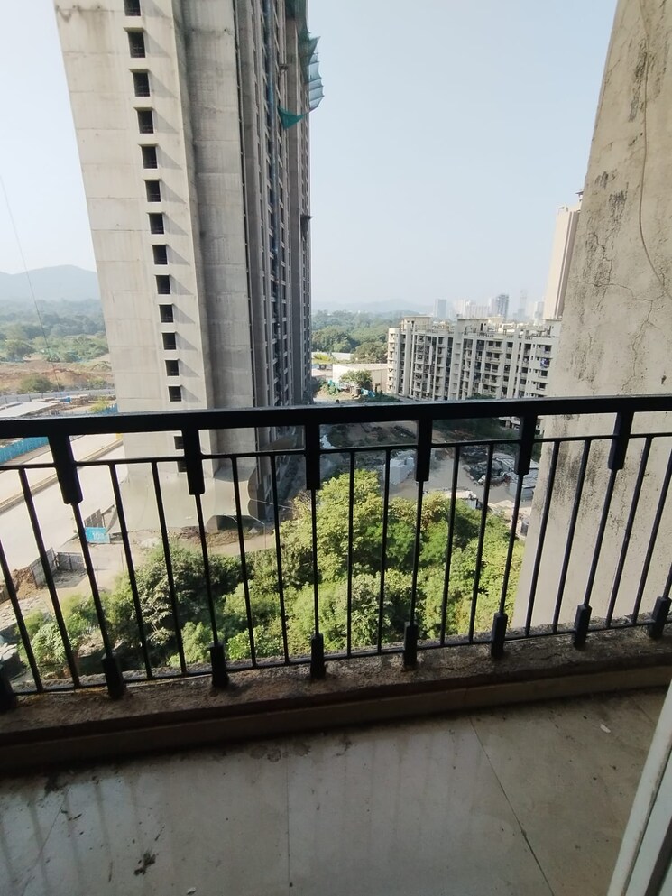 Balcony, vihang-valley-phase-2 1 Bedroom 419 Sq.Ft. Apartment In Kasarvadavali Thane 7863820