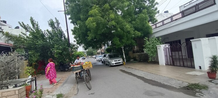  Parking, d block shastri nagar 3 Bedroom 166 Sq.Yd. Villa In D Block Shastri Nagar Ghaziabad 7863844