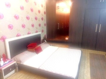 Master Bedroom in 5 BHK Villa at Vasant Kunj – for Sale