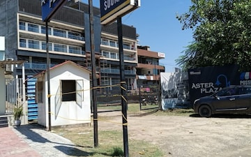 Office Space For Sale in New Aster Plaza, International Airport Road
