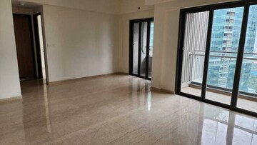 Room in 4 BHK Apartment at Lodha Vista, Lower Parel – for Rent