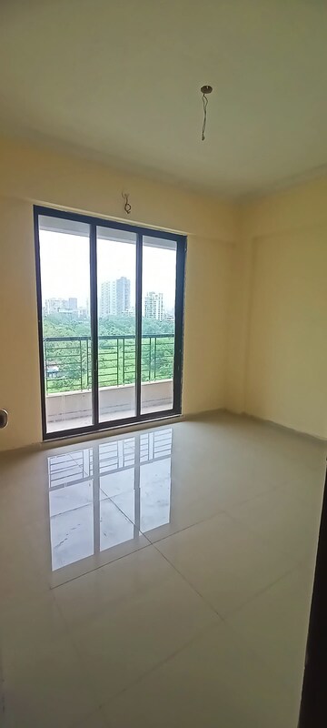 Room in 3 BHK Apartment at Kohinoor Lifestyle, Kalyan West – for Sale