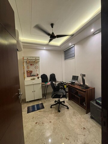 Master Bedroom in 3 BHK Builder Floor at Uppal Southend, Sector 49 – for Sale