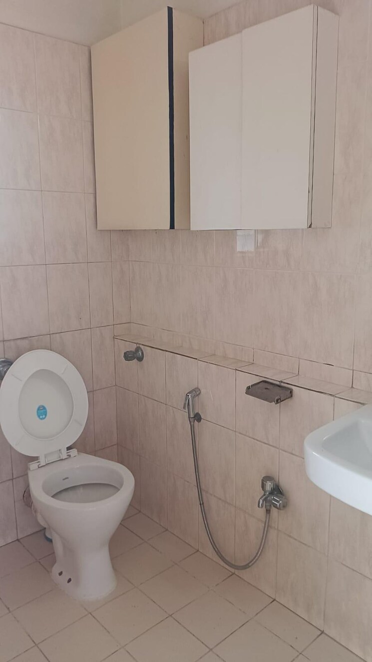 Bathroom, orbit-heights-tardeo 3 Bedroom 1200 Sq.Ft. Apartment In Tardeo Mumbai 7864357