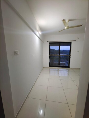 Room in 4 BHK Apartment at Dhanori – for Rent