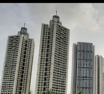 2 BHK Apartment For Rent in Oberoi Realty Esquire Goregaon East Mumbai  7864503