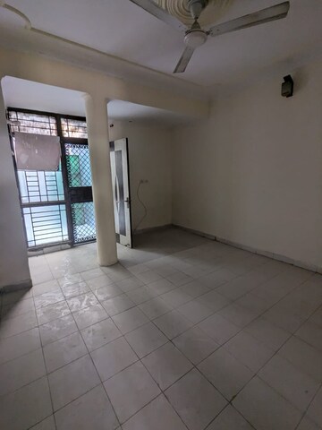 Room in 3 BHK Apartment at Raheja Vedaanta, Sector 108 – for Sale