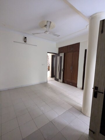 Room in 3 BHK Apartment at Raheja Vedaanta, Sector 108 – for Sale