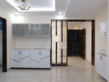 Room in 3 BHK Apartment at Hbr Layout – for Sale