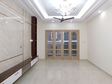 Room in 3 BHK Apartment at Hbr Layout – for Sale