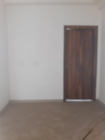 Room in 2.5 BHK Apartment at Exotica Dreamville, Sector 16c Greater Noida – for Sale